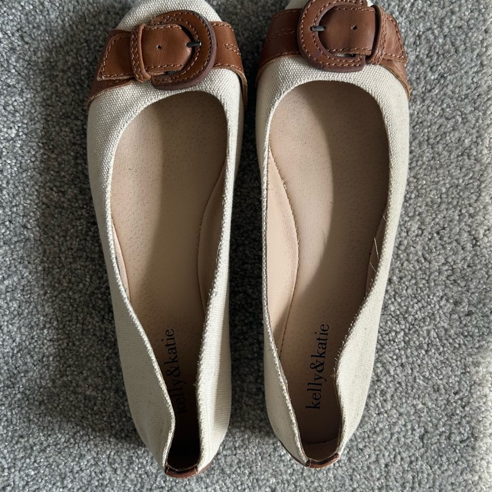 Kelly & Katie Women's Cream and Brown Flats